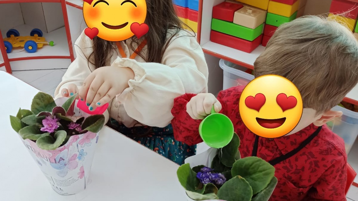 Okula Çiçeklerle Alışıyoruz